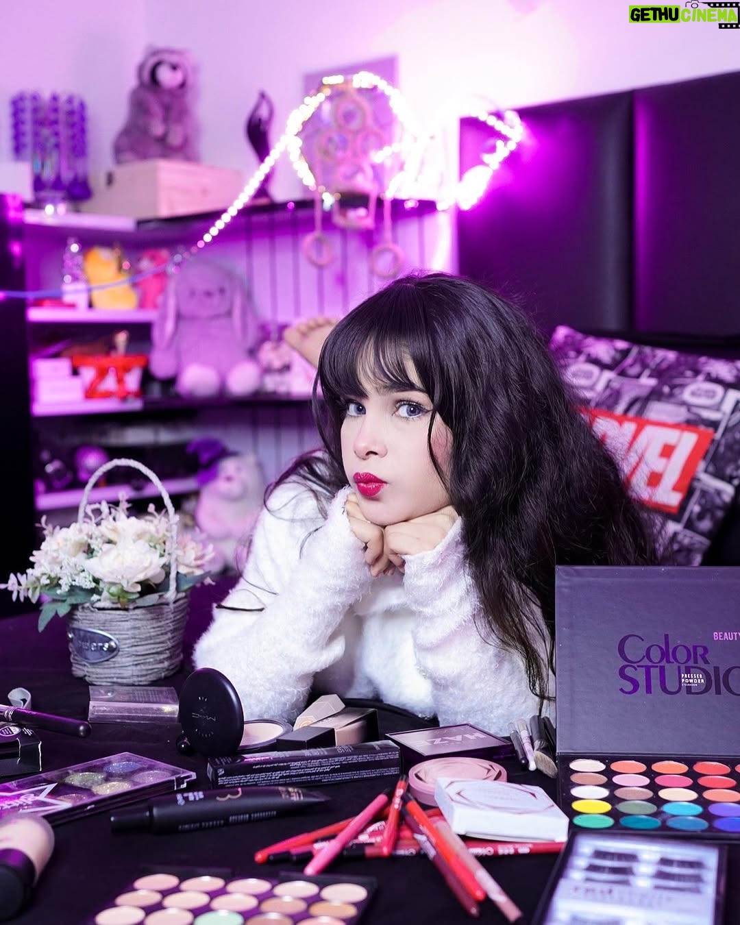 Tanya Sana - 13.3K Likes - I wear makeup for myself because it‘s fun 😍🤍✨
Makeup : @anytime_onlineshoppingstore 
.
📸: @zayed_ahmad_photography 
.
#teamlucky #tanyafam #makeup