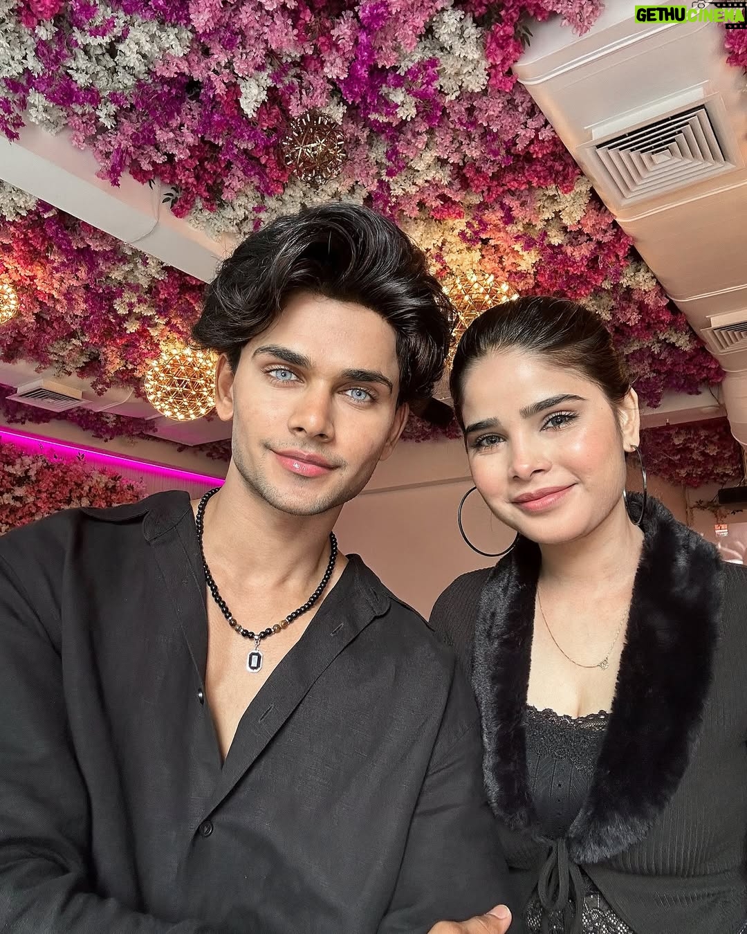 Tanya Sana - 40.1K Likes - Brother   Sister = Unbreakable bond.🫂🦋
.
.
.
.
#tanyafam #teamlucky #luckydancer #brothersisterlove #siblings #family