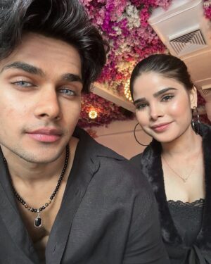Tanya Sana Instagram - Brother Sister = Unbreakable bond.🫂🦋
.
.
.
.
#tanyafam #teamlucky #luckydancer #brothersisterlove #siblings #family