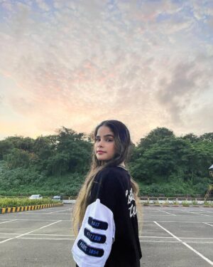 Tanya Sana Instagram - Swipe >3🧡
.
.
.
.
#teamlucky #tanyafam #foryou