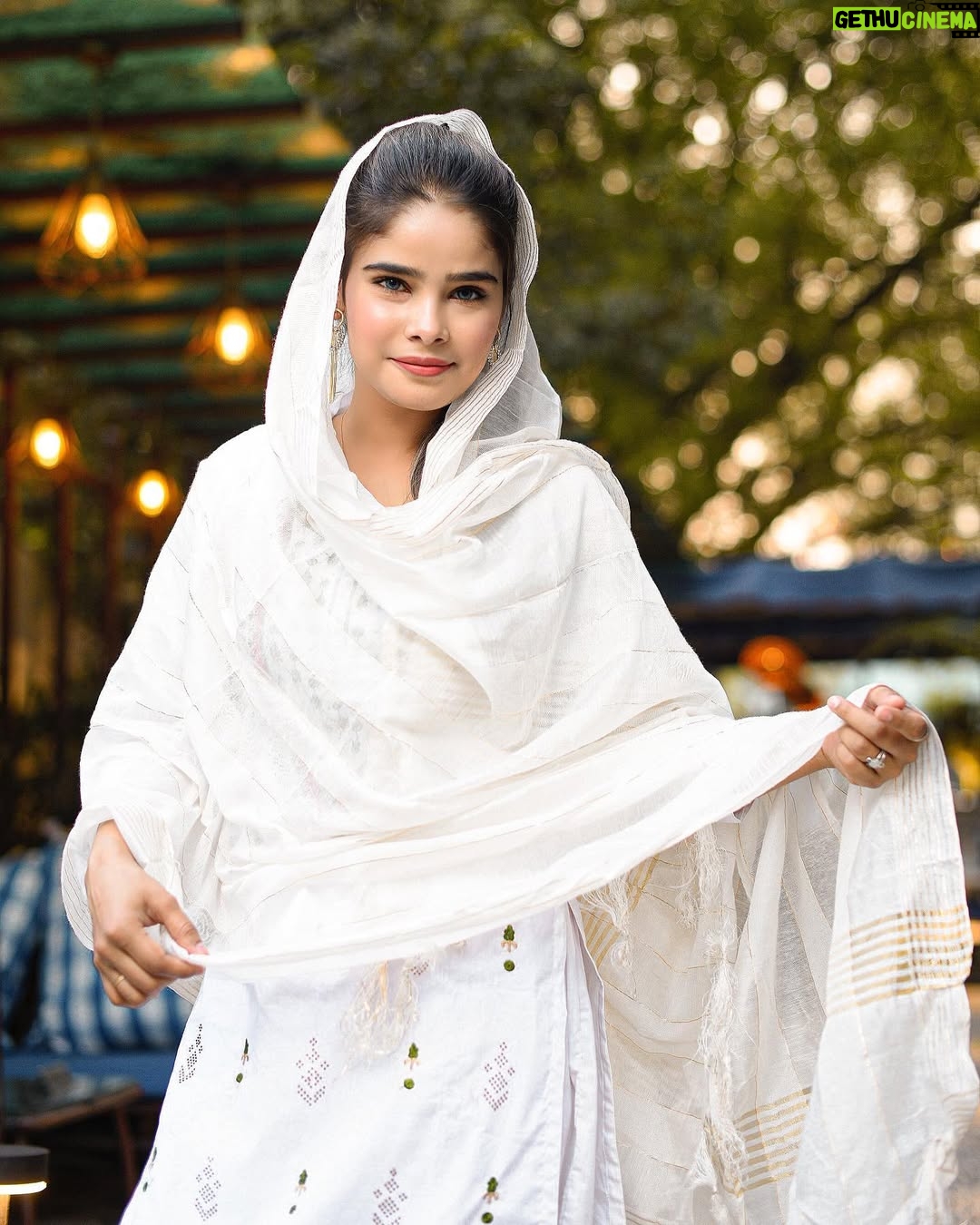 Tanya Sana - 17.4K Likes - 🤍Eid Mubarak🤍
May the blessings of Allah fill your life with happiness & open all doors of success now & always.🌙✨
.
.
📸- @zayed_ahmad_photography 
.
📍- @trreehouzcafe 
.
#eidmubarak #teamlucky #tanyafam