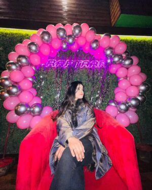 Tanya Sana Instagram - I don’t get older I level up! 🎊
.
.
.
#teamsana #brothersisterlove #congratulations #fashionblogger #instagram #tanyasana