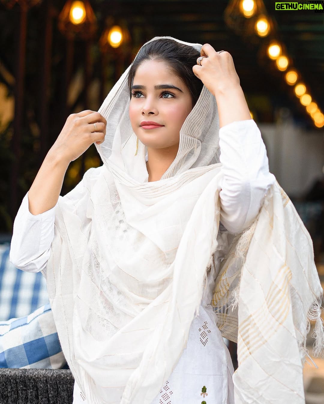 Tanya Sana - 17.4K Likes - 🤍Eid Mubarak🤍
May the blessings of Allah fill your life with happiness & open all doors of success now & always.🌙✨
.
.
📸- @zayed_ahmad_photography 
.
📍- @trreehouzcafe 
.
#eidmubarak #teamlucky #tanyafam