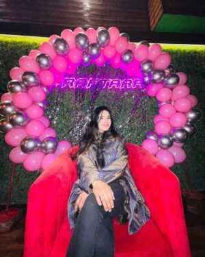 Tanya Sana Instagram - I don’t get older I level up! 🎊
.
.
.
#teamsana #brothersisterlove #congratulations #fashionblogger #instagram #tanyasana