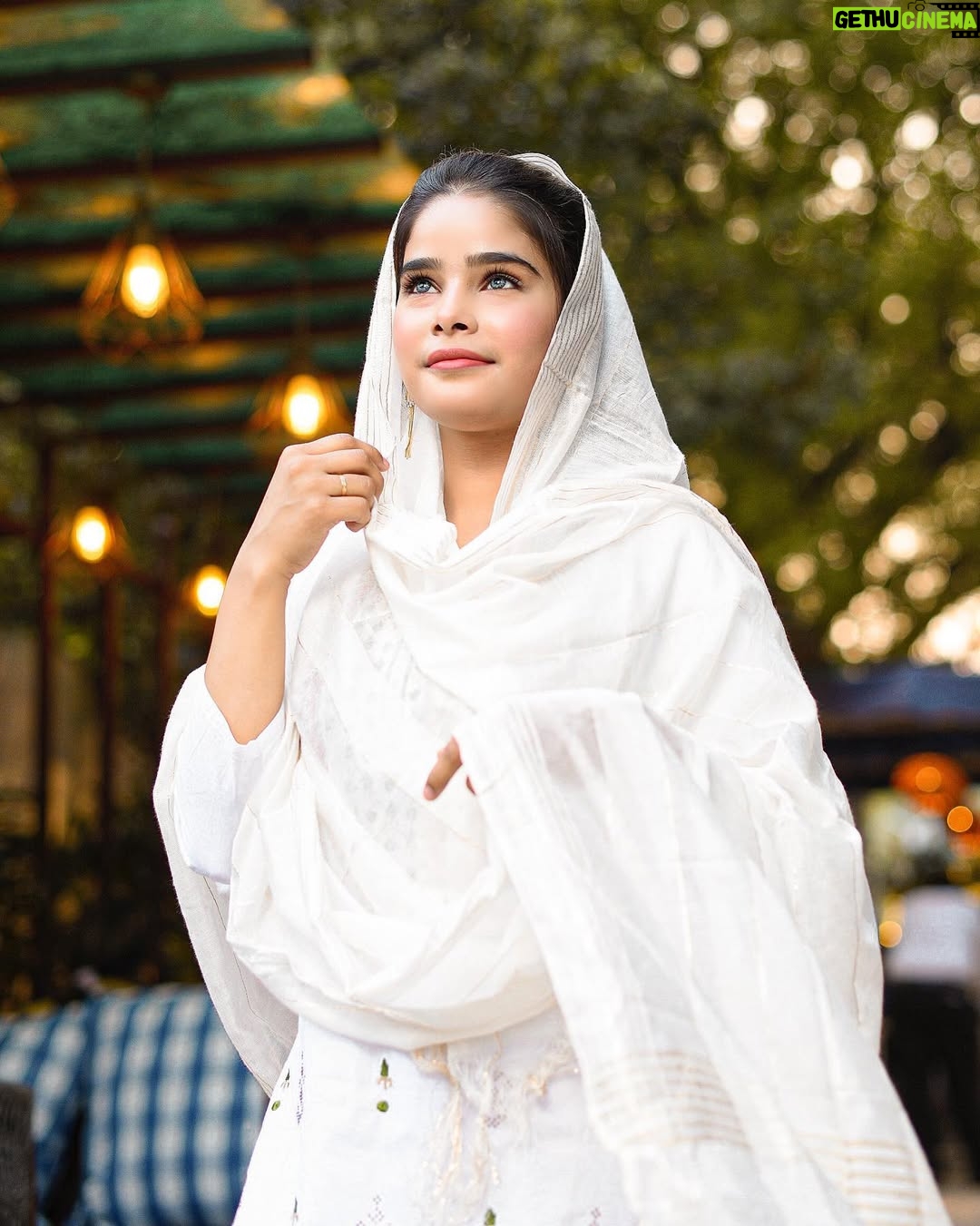 Tanya Sana - 17.4K Likes - 🤍Eid Mubarak🤍
May the blessings of Allah fill your life with happiness & open all doors of success now & always.🌙✨
.
.
📸- @zayed_ahmad_photography 
.
📍- @trreehouzcafe 
.
#eidmubarak #teamlucky #tanyafam