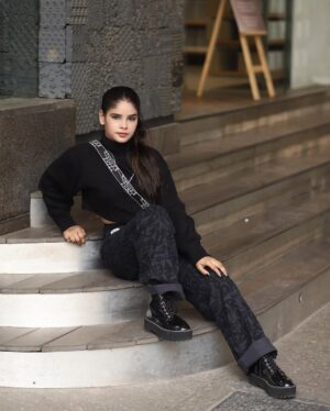 Tanya Sana Instagram - I believe in 4G’s god, goal, growing, glowing.⚡️
.
.
📸- @abhi_clix
.
.
#h&m #fashion #style
#teamlucky #tanyafam #foryou