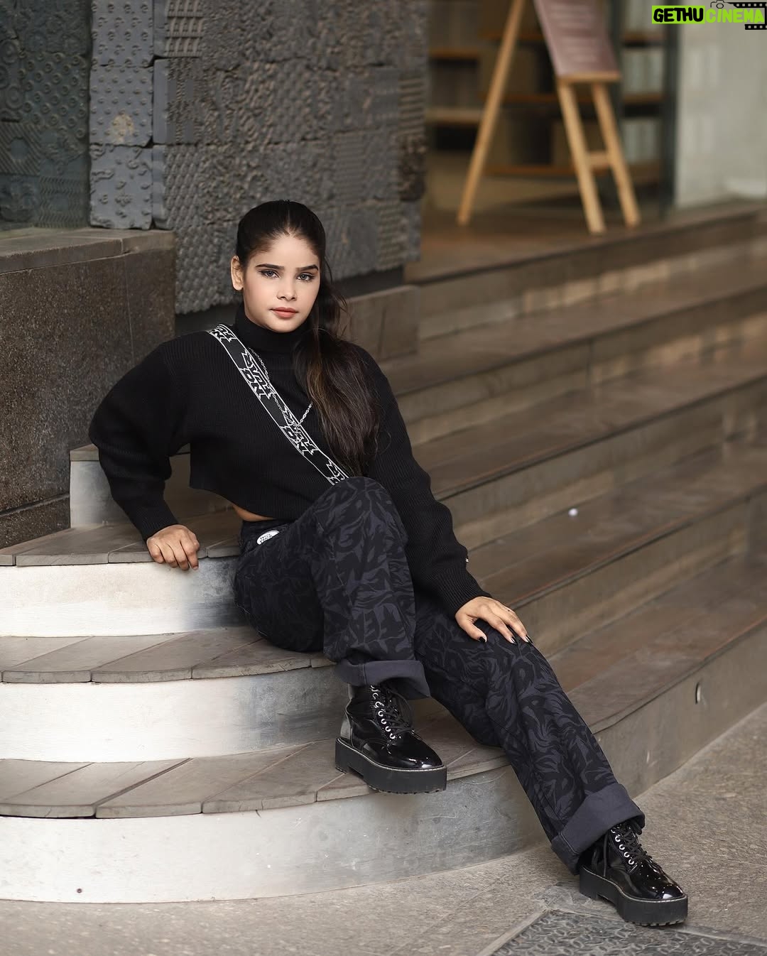 Tanya Sana - 11.6K Likes - I believe in 4G’s god, goal, growing, glowing.⚡️
.
.
📸- @abhi_clix 
.
.
#h&m #fashion #style 
#teamlucky #tanyafam #foryou