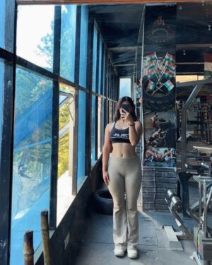 Tanya handa Instagram - Monday🤌🏻
#post #instafit #insta #instapic #instamood #gymgirl #gymrat #gymmotivation #gym #gymselfie #gymworkout #explorepage✨ #explorer #workout #workoutmotivation #fypage #fyp #trend #trends