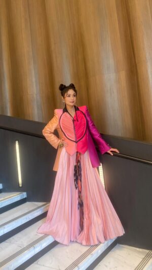 Tasha Shilla Instagram - 22nd Breast Cancer Awareness Award by @bodyperfectmalaysia #thepowerofpink 💖
Dress : @melindalooi
Makeup : @makeup_miracle
Hairdo : @hairatelier