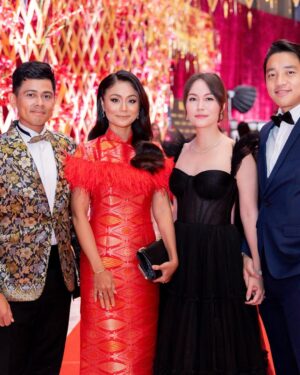Tasha Shilla Instagram - Thank you so much @rafflesia.my @rafflesiawinniesin and @peonysin_official for inviting us to your exquisite 30th year anniversary along with @profjimmychoo birthday celebration.
It was an honour to be part of your dinner event. Thank you for your gracious hospitality.
#rafflesiamy #rafflesia