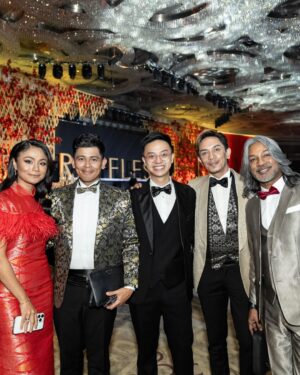 Tasha Shilla Instagram - Thank you so much @rafflesia.my @rafflesiawinniesin and @peonysin_official for inviting us to your exquisite 30th year anniversary along with @profjimmychoo birthday celebration.
It was an honour to be part of your dinner event. Thank you for your gracious hospitality.
#rafflesiamy #rafflesia