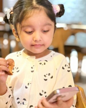 Tasnova Hoque Elvin Instagram - উড়িয়ে দিলাম ঝড়া পাতার শোক .… !
