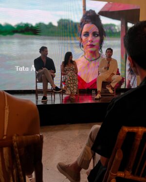 Tatiana Ariza Instagram - ALBUM: LA VORÁGINE 2025/ Cartagena
Hicimos historia y no lo sabíamos…
Nuestra historia,
Nuestra vorágine,
Nuestra selva, nuestras deudas,
Nuestros miedos más profundos, nuestra valentía más aguerrida.
Estrenamos 11 de junio por @canaltelecafe, en simultáneo con todos los canales regionales del país y por si fuera poco, también nuestra serie estará por HBOmax
Gracias a tantas personas con corazón bello en esta vorágine.
@joselombana @jlopezab @quintocolorprodu
@ministerio_tic @talentolilovalencia @miangelbaquero @siembrafilms @gobercaldas
📷 del mago @jorgemiliofotografo
Y estuvimos muy mamacitas gracias a
@julianapedraza
@blesshs.col (el vestido 🍷)
@lauraaparicio_official (mi vestido verde 🌿)
@yidioshakim 🤎
Sigan la cuenta 🐍@lavoragineserie 🐍