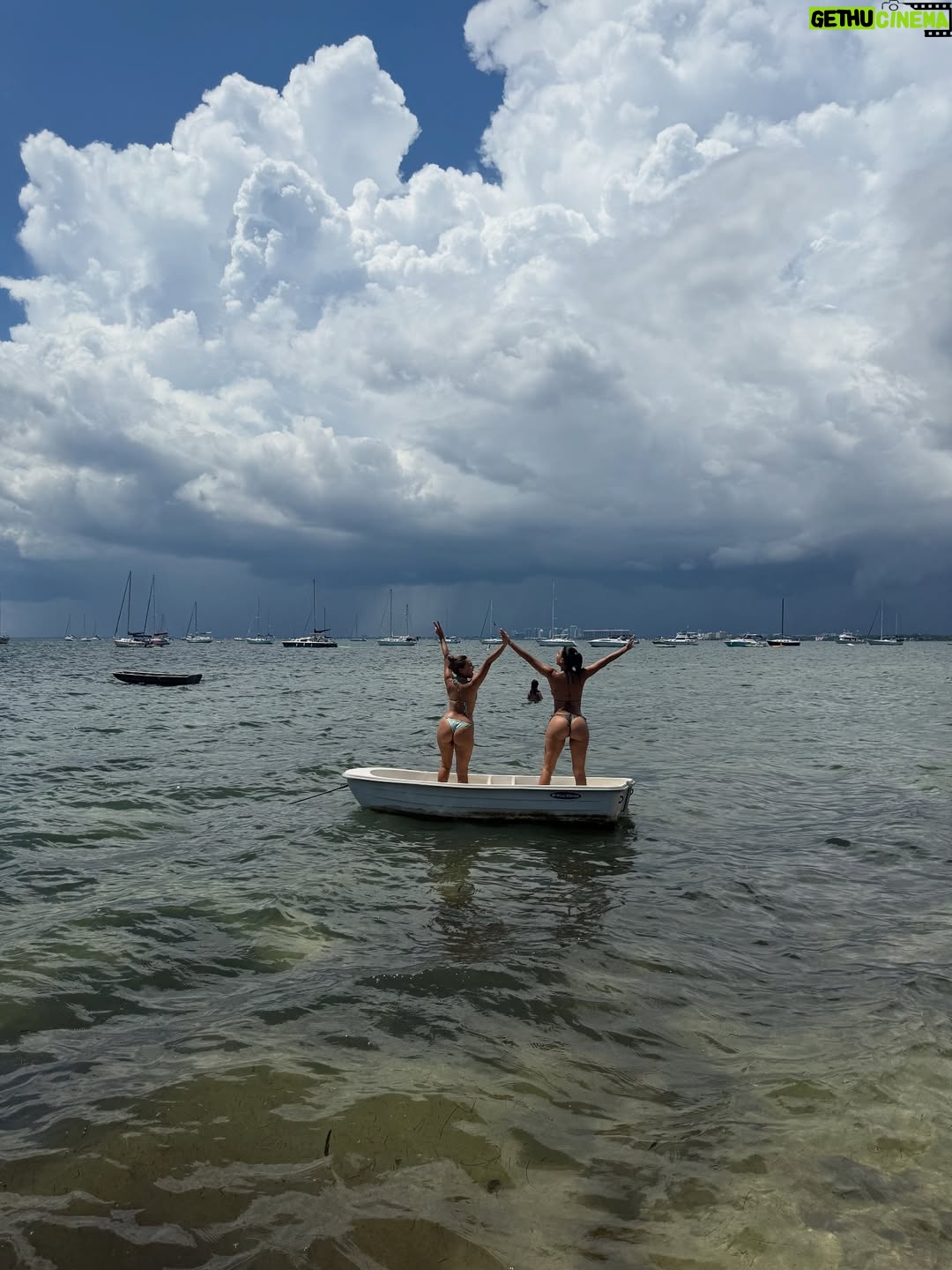 Tefi Valenzuela - 3 Likes - Life lately 🩷 people who inspire me … people that get inspired with me , little moments 🤍 🎵 big memories …life is beautiful #miami #miamilife #art