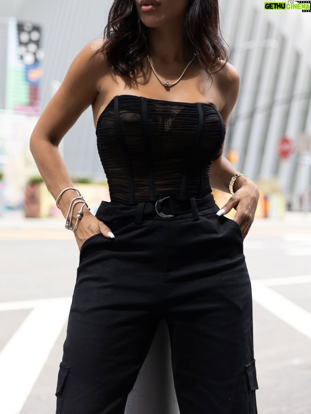 Tefi Valenzuela - 3 Likes - NYC 🗽 times 
Jumper @samiya.boutique 📸 @jmirandavisuals