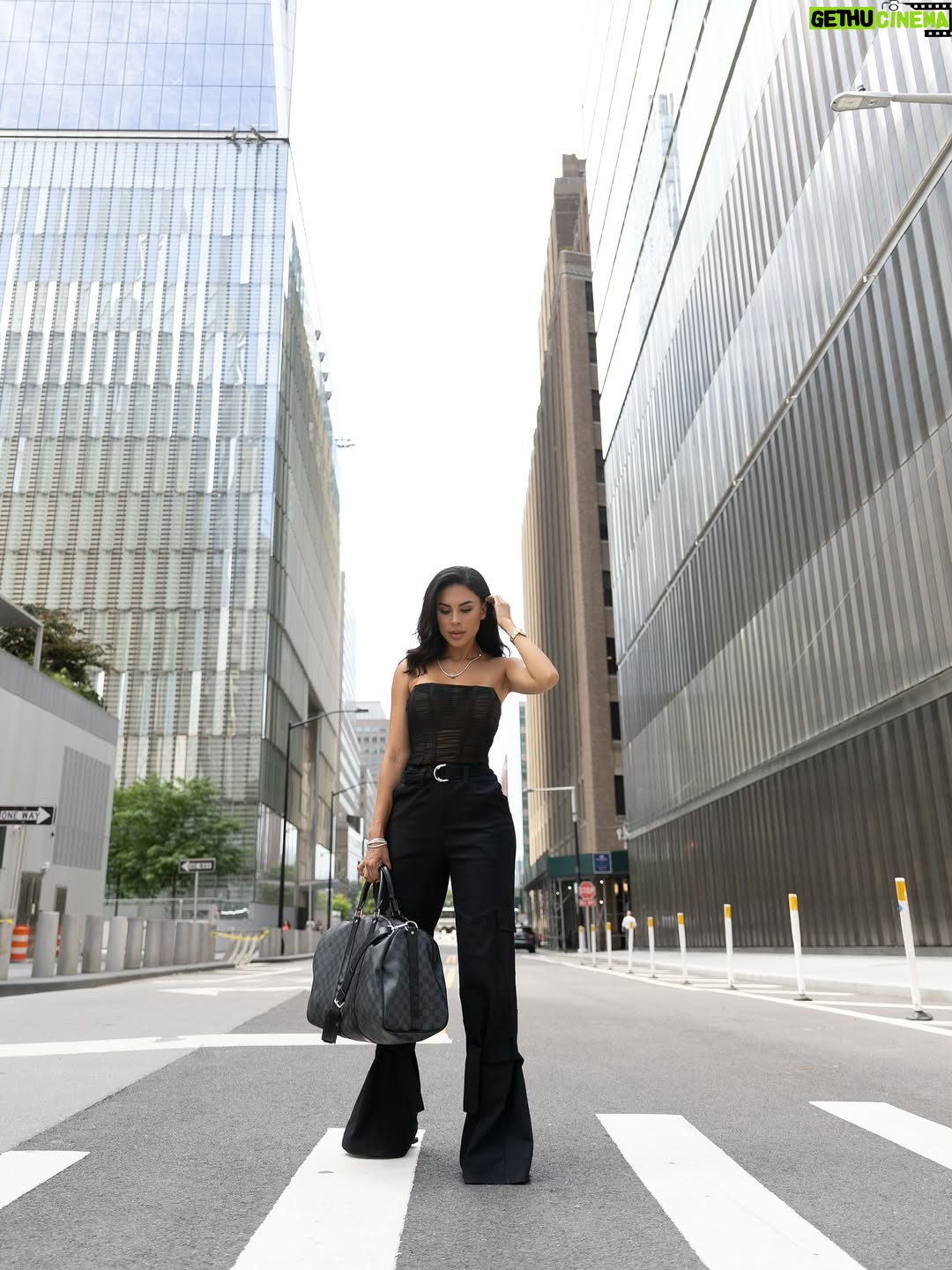 Tefi Valenzuela - 3 Likes - NYC 🗽 times 
Jumper @samiya.boutique 📸 @jmirandavisuals