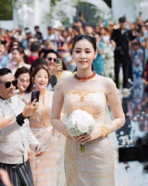 Thandar Bo Instagram - KaungMyatCouture bride @thandarbo_boyit  #kaungmyatcouture #kaungmyatedition #houtecouturedress #couture #myanmartraditionaldress