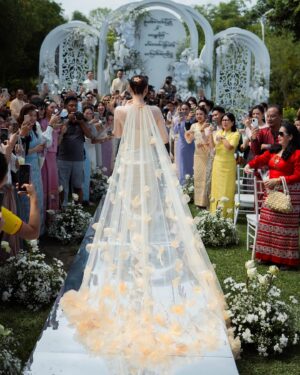 Thandar Bo Instagram - KaungMyatCouture bride @thandarbo_boyit  #kaungmyatcouture #kaungmyatedition #houtecouturedress #couture #myanmartraditionaldress