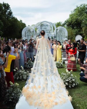 Thandar Bo Instagram - KaungMyatCouture bride @thandarbo_boyit  #kaungmyatcouture #kaungmyatedition #houtecouturedress #couture #myanmartraditionaldress