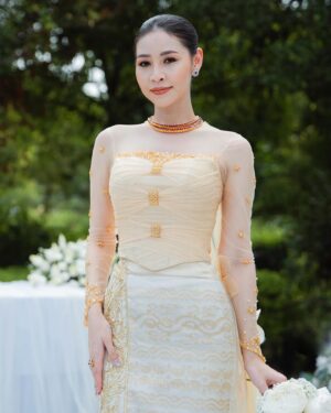 Thandar Bo Instagram - KaungMyatCouture bride @thandarbo_boyit  #kaungmyatcouture #kaungmyatedition #houtecouturedress #couture #myanmartraditionaldress