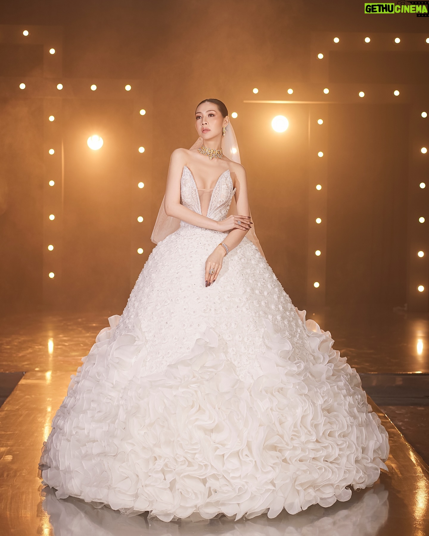 Thandar Bo - 3 Likes - 𝖯𝗋𝗂𝗇𝖼𝖾𝗌𝗌👰🏻‍♀️

Designer- San Dar Htike
Makeup-Jesssica Han
Photo-LoveSpace Photo Studio
Stylist-Payinn Yaung
Jewelry-Sein Nan Daw 
Nails- Crush Nails Spa  #thandarbo