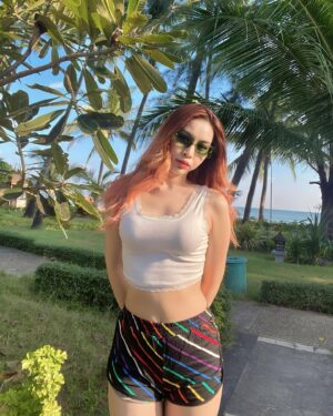 Thandar Bo Instagram - 🌝🏝️ #tb