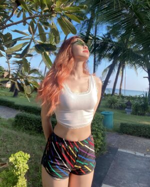 Thandar Bo Instagram - 🌝🏝️ #tb