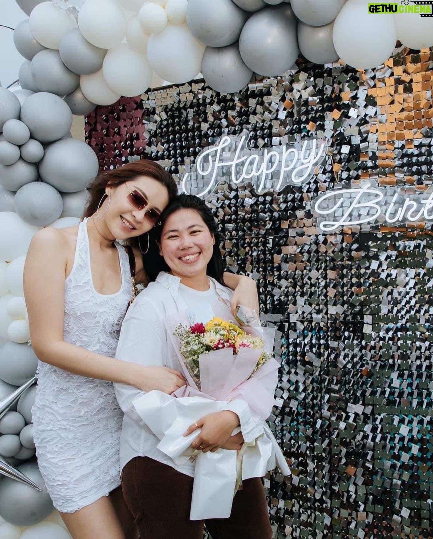Thandar Bo - 1.2K Likes - 🎂👭🏻🎊🎈🎉🤍