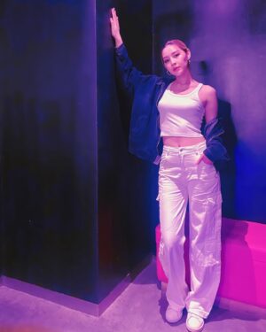 Thandar Bo Instagram - Trust me
Love me
……. me 🤍