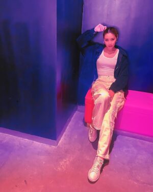 Thandar Bo Instagram - Trust me
Love me
……. me 🤍