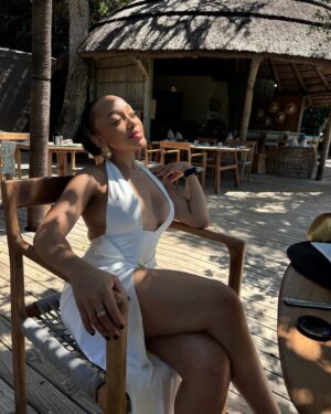 Thando Thabethe Instagram - PERSON & Places ♥️🐚🐟👙💓☀️☀️🧘🏽♀️