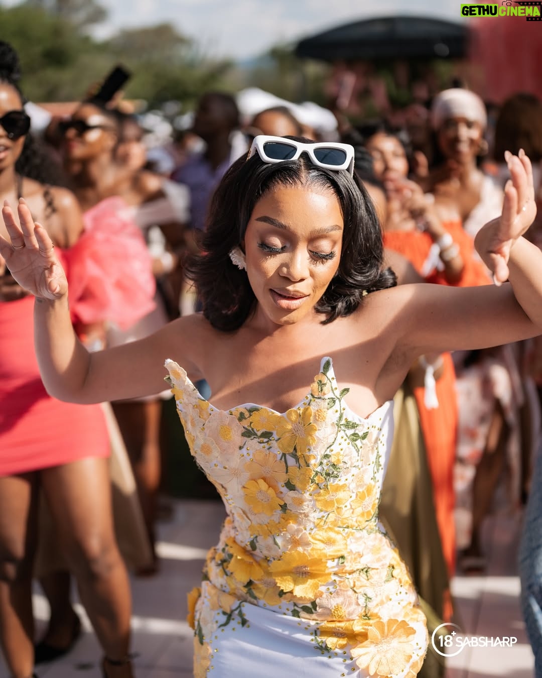 Thando Thabethe - 83.7K Likes - A beautiful ladies day out with @brutalfruitza 🌸🌸🌸🌼🌼🌼
#spritzersaturdaybrunch 

Obsessed with this dress @scalodesigner 🥹🥰
Glam by @thepenthousebeautystudio 😍😍