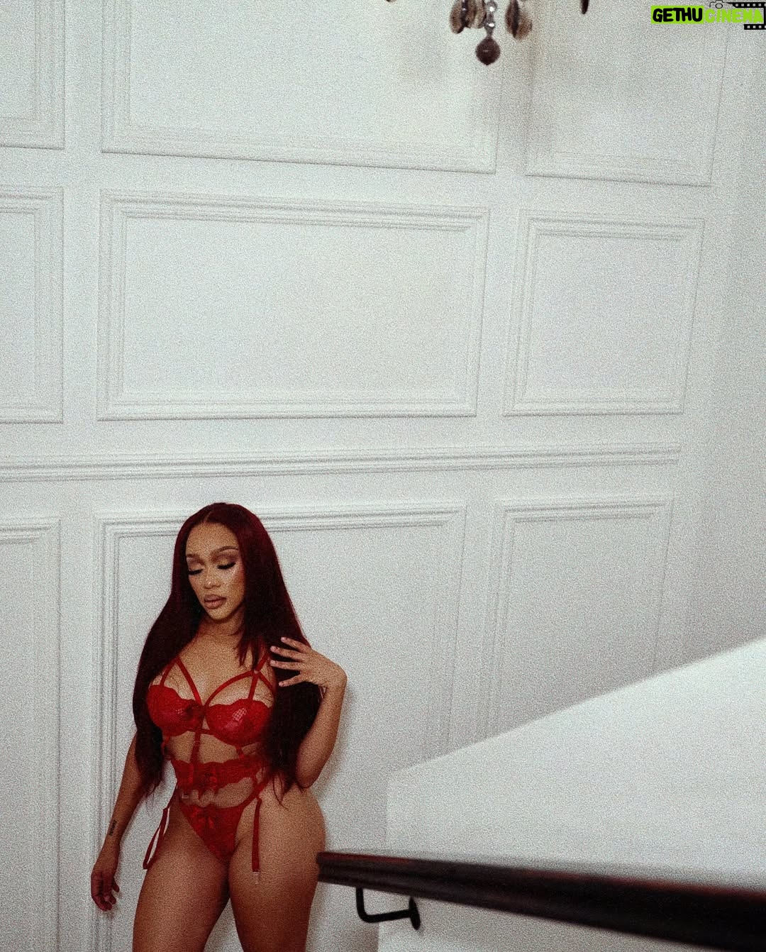 Thando Thabethe - 69.2K Likes - New Arrival @thabootys 🍓🍓🍓🥛🥛🥛

Shop the “unwrap me set”