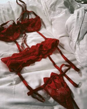 Thando Thabethe Instagram - New Arrival @thabootys 🍓🍓🍓🥛🥛🥛
Shop the “unwrap me set”