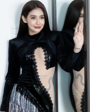Thinzar Wint Kyaw Instagram - 🦨 #thinzarwintkyaw👸🏻