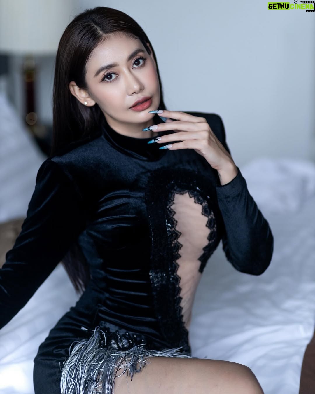Thinzar Wint Kyaw - 5.7K Likes - 🦨 #thinzarwintkyaw👸🏻