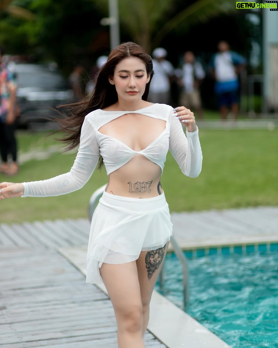 Thinzar Wint Kyaw - 20K Likes - BTS 🤍 #snapshot #commercial #thinzarwintkyaw👸🏻