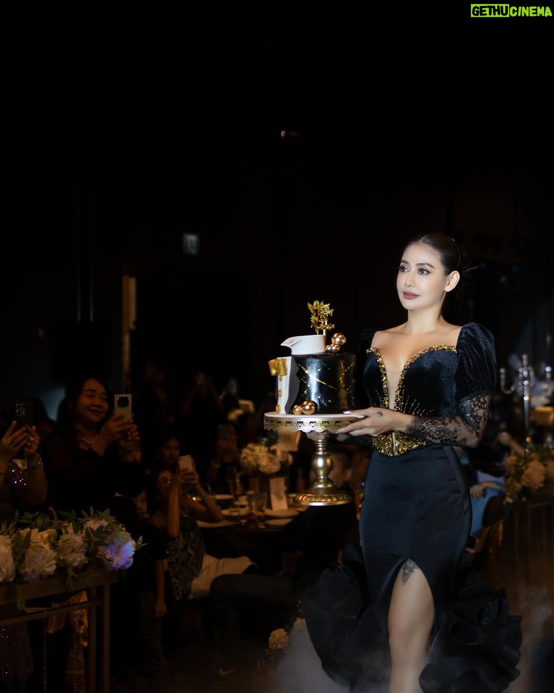 Thinzar Wint Kyaw - 4.9K Likes - 🖤 #thinzarwintkyaw👸🏻