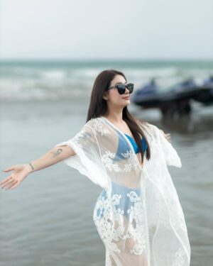Thinzar Wint Kyaw Instagram - 💙🌊 #thinzarwintkyaw👸🏻