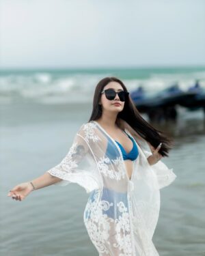 Thinzar Wint Kyaw Instagram - 💙🌊 #thinzarwintkyaw👸🏻