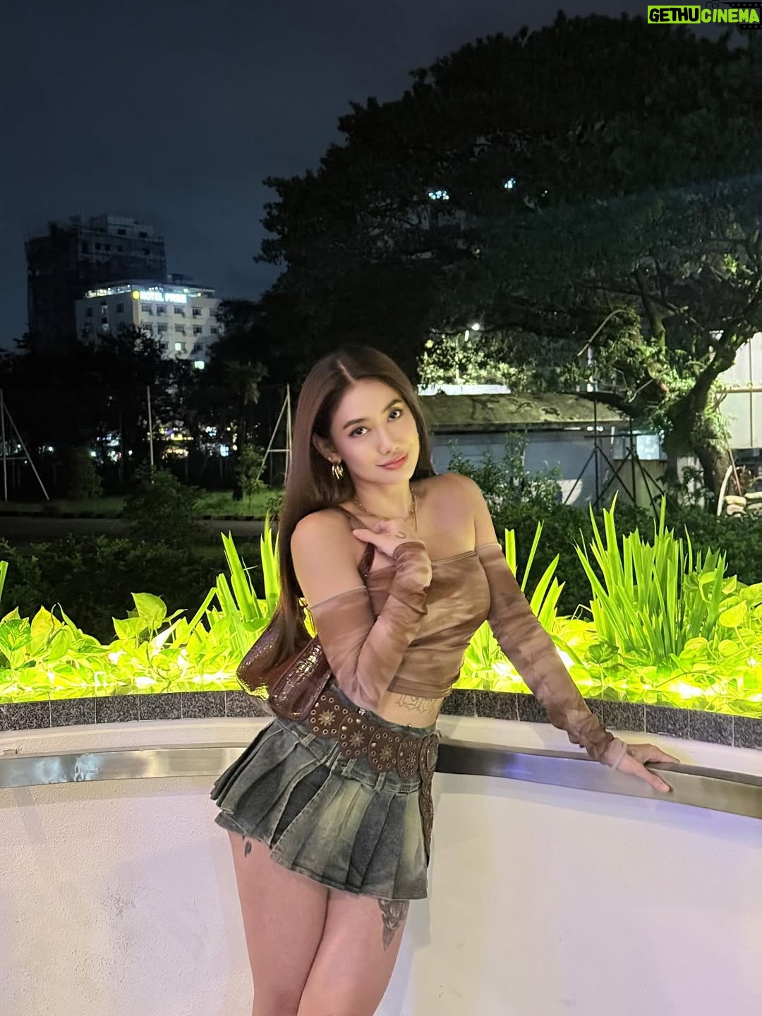 Thinzar Wint Kyaw - 5.3K Likes - 🤎 #thinzarwintkyaw👸🏻