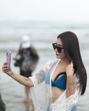 Thinzar Wint Kyaw Instagram - 💙🌊 #thinzarwintkyaw👸🏻