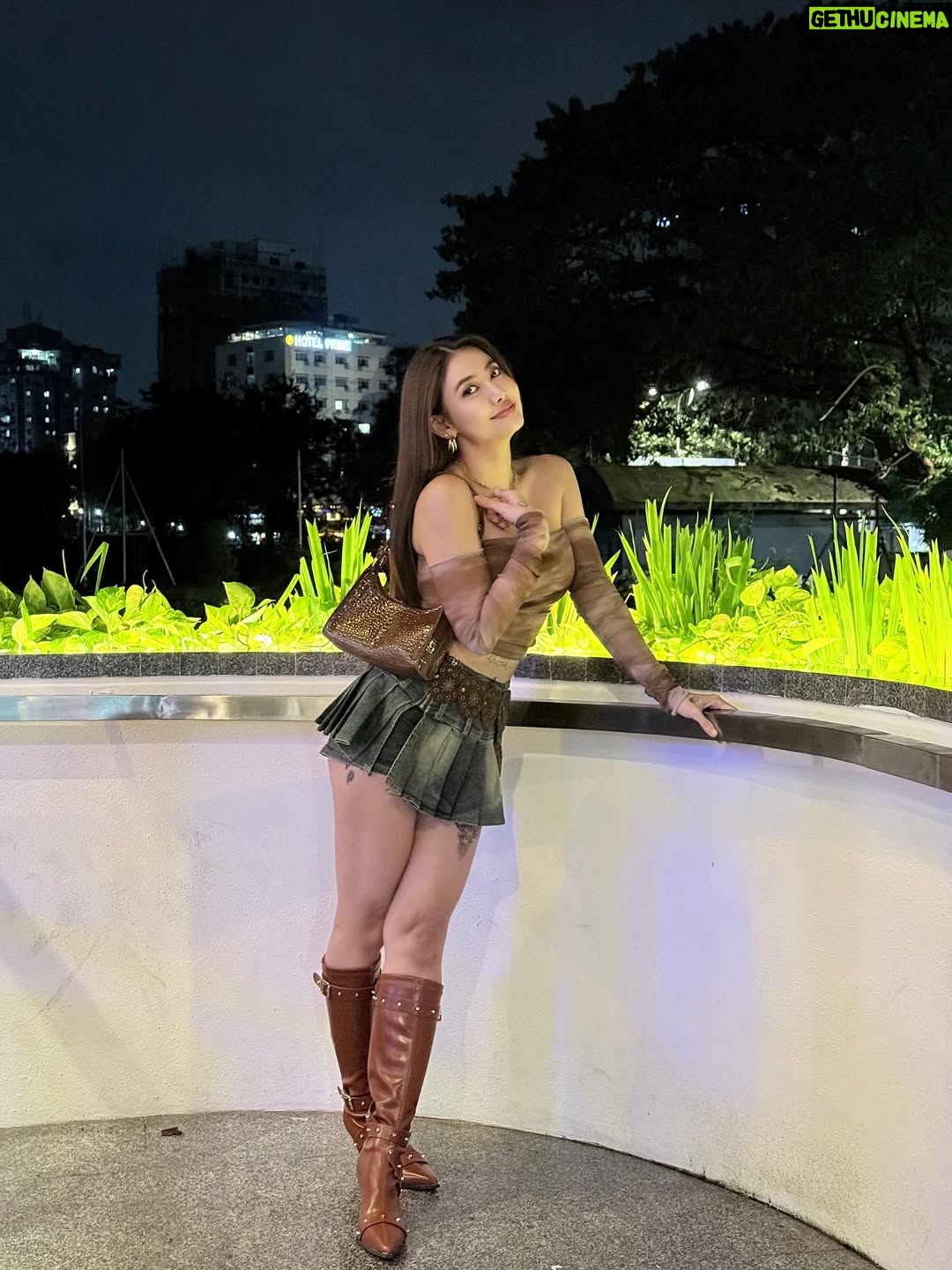Thinzar Wint Kyaw - 5.3K Likes - 🤎 #thinzarwintkyaw👸🏻