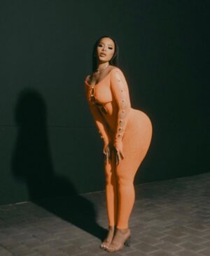 Thuli Phongolo Instagram - I see you in my dreams… ✨
Fit: @smg_wearr_