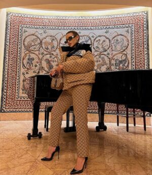 Thuli Phongolo Instagram - I know a baddie cooler than a cooler… 🥶