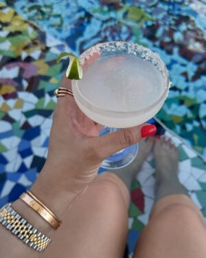 Thuli Phongolo Instagram - Pool side, this side… everything’s 💦