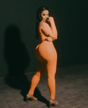 Thuli Phongolo Instagram - I see you in my dreams… ✨
Fit: @smg_wearr_