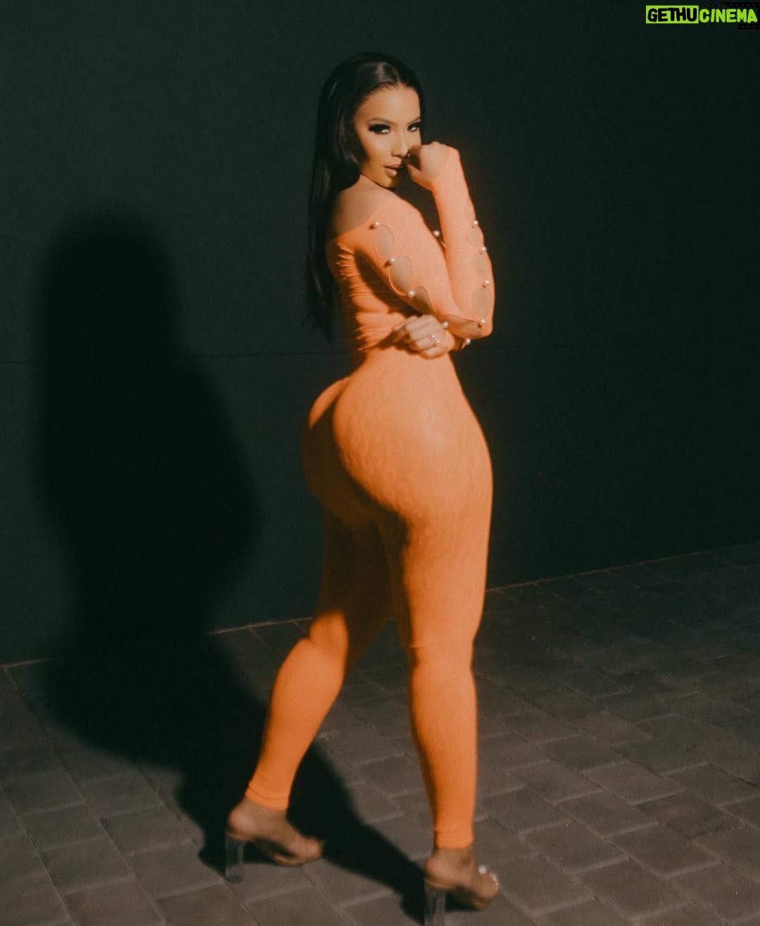 Thuli Phongolo - 108.6K Likes - I see you in my dreams… ✨

Fit: @smg_wearr_