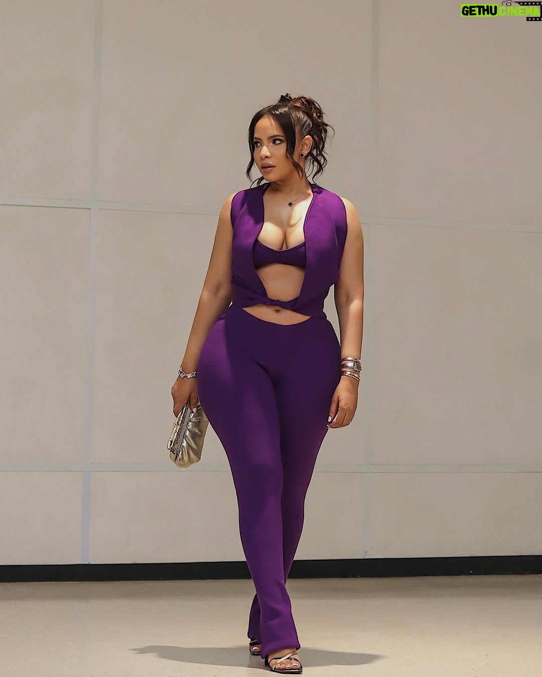 Thuli Phongolo - 127.1K Likes - Seriously unserious! 💜