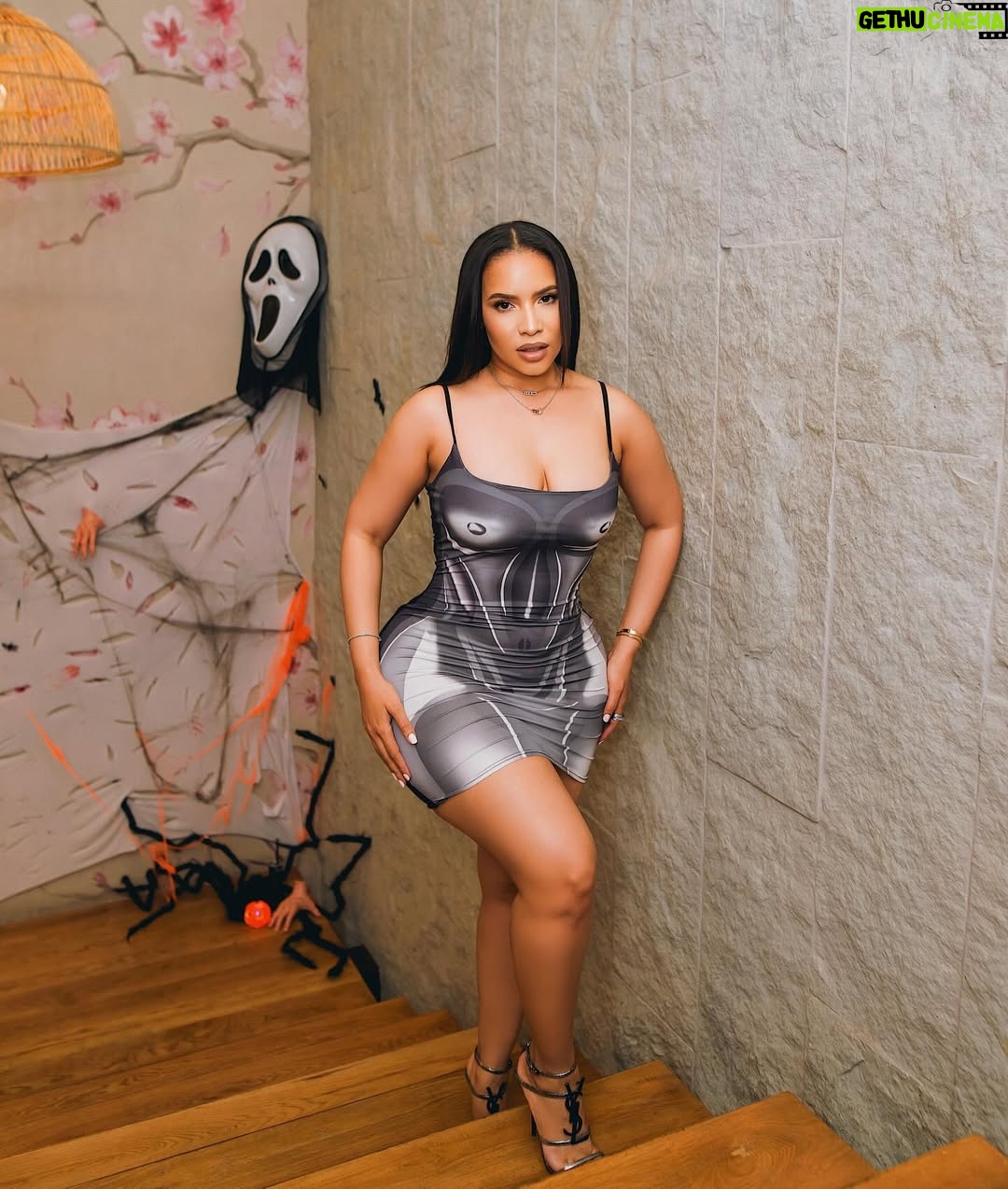 Thuli Phongolo - 246.1K Likes - Abo Nokthula 🥵

📸 : @innographer